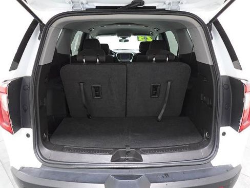 Used 2023 GMC Acadia SLE image 26