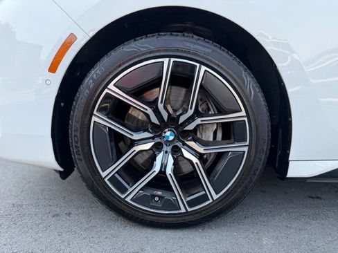 Used 2024 BMW 740i xDrive AWD/4WD image 28
