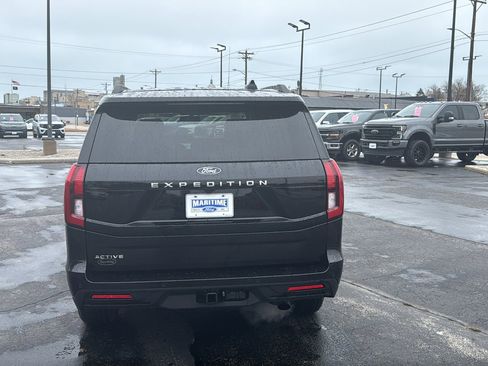Used 2025 Ford Expedition Active image 8