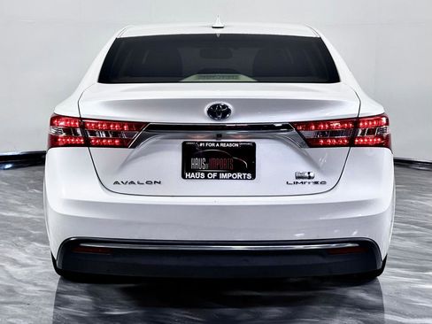 Used 2013 Toyota Avalon Limited w/ Technology Pkg FWD image 8