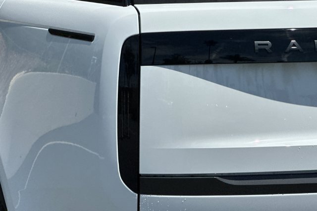 New 2026 Land Rover Range Rover Long Wheelbase SE AWD/4WD image 25