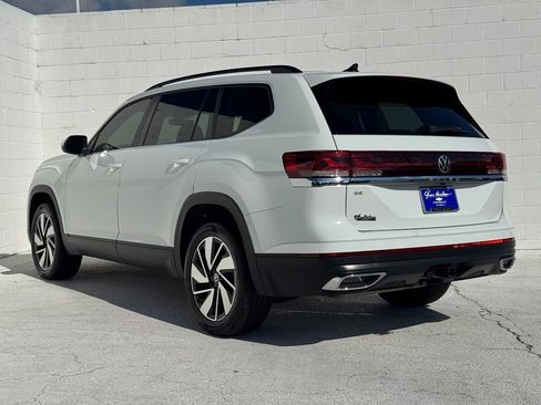Used 2025 Volkswagen Atlas SE FWD image 11