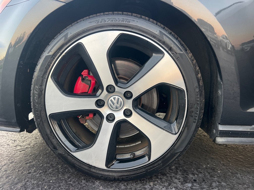 Used 2017 Volkswagen Golf 4-Door FWD image 35