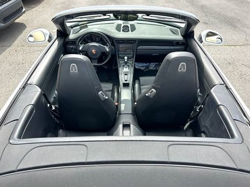 Used 2014 Porsche 911 Carrera 4 image 17