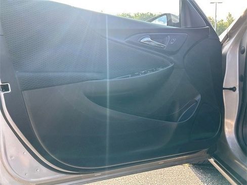 Used 2024 Chevrolet Malibu LT image 17