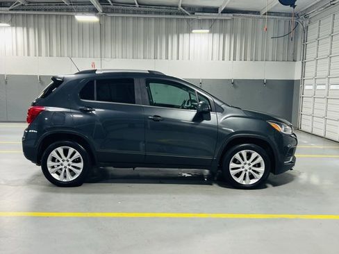 Used 2020 Chevrolet Trax Premier image 17