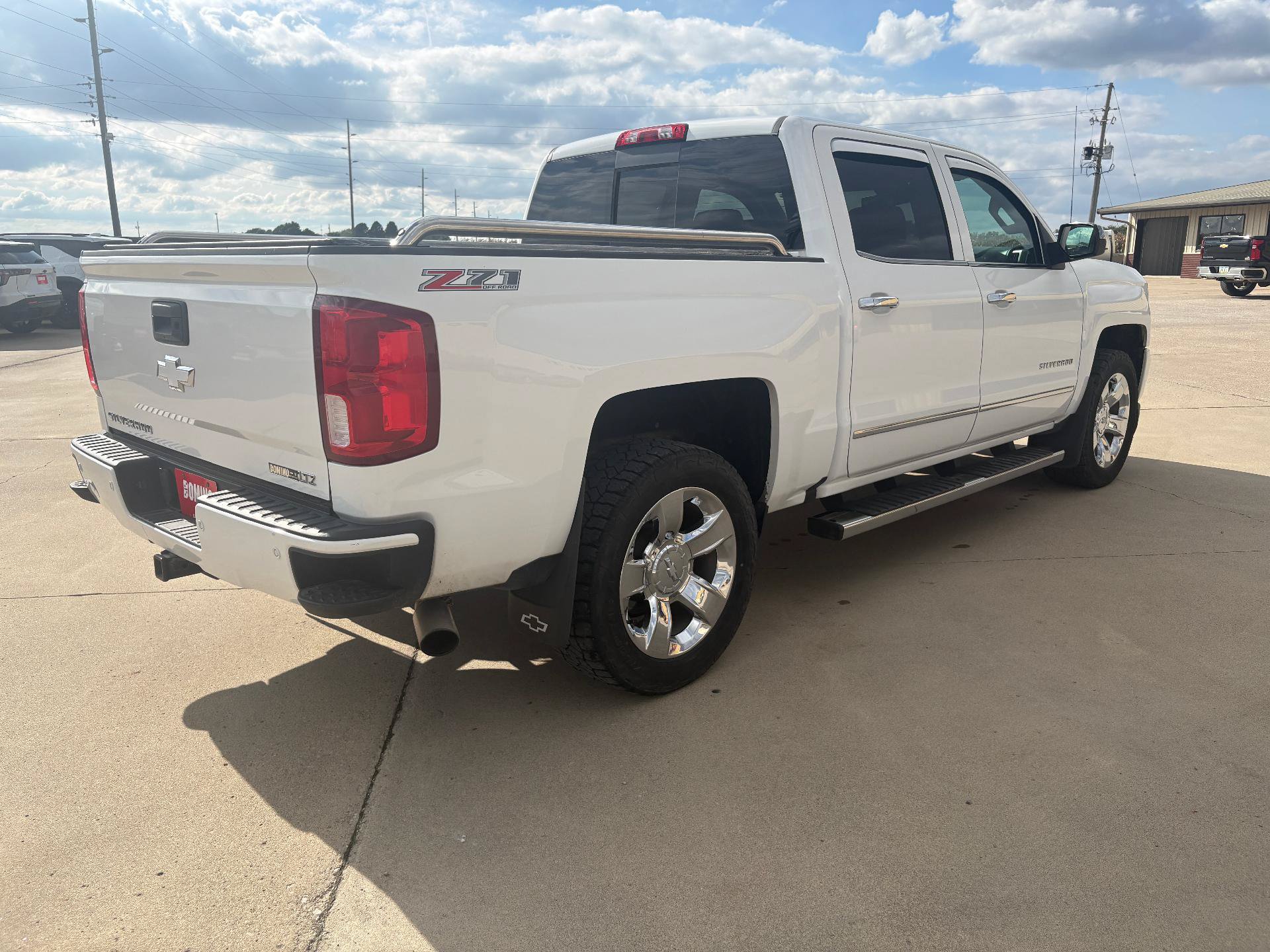 Used 2017 Chevrolet Silverado 1500 LTZ Z71 w/ LTZ Plus Package AWD/4WD image 6