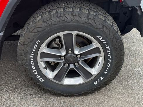 Certified 2019 Jeep Wrangler Unlimited Sahara image 9