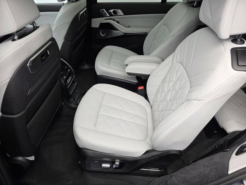 Used 2027 BMW X7 xDrive40i w/ Executive Package AWD/4WD image 14