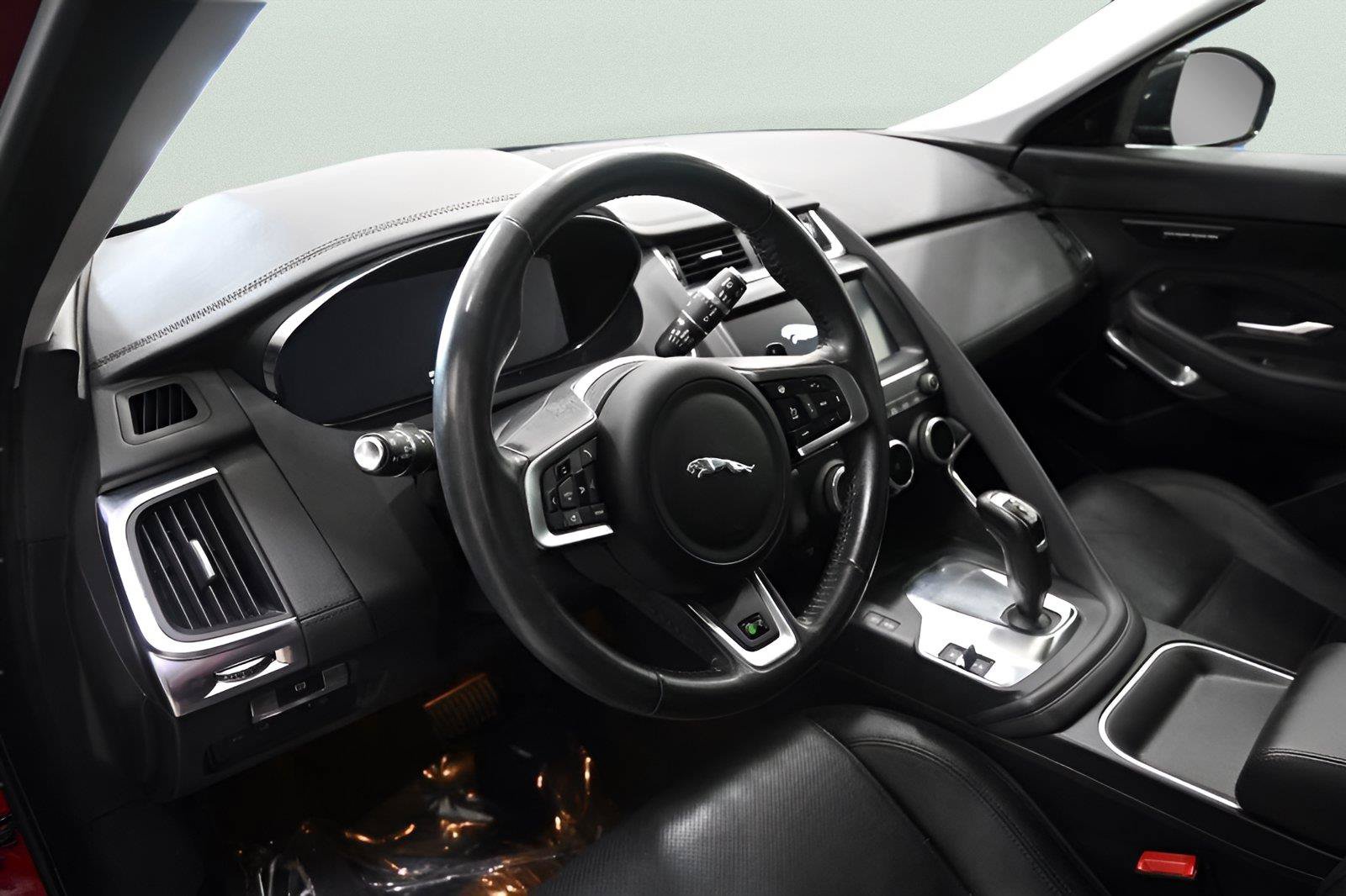 Used 2019 Jaguar E-PACE SE AWD/4WD image 10