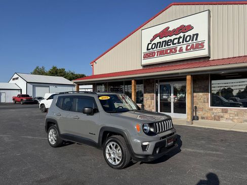 Used 2022 Jeep Renegade Sport w/ Sport Appearance Group AWD/4WD image 2