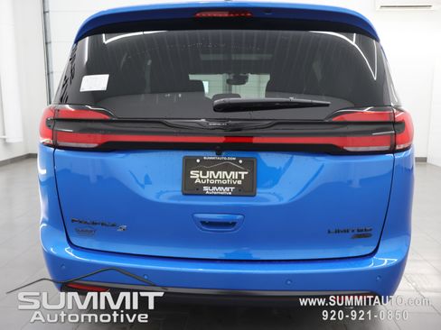 New 2026 Chrysler Pacifica Limited w/ S Appearance Package AWD/4WD image 33