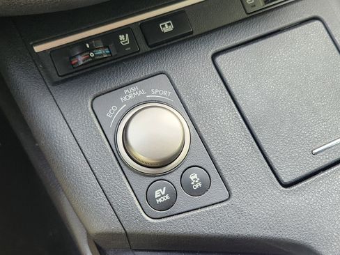 Used 2013 Lexus ES 300h image 27