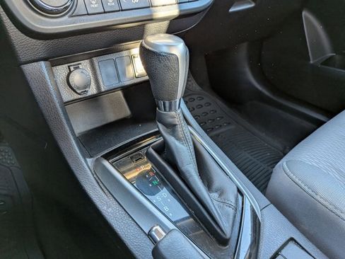 Used 2015 Toyota Corolla LE image 10