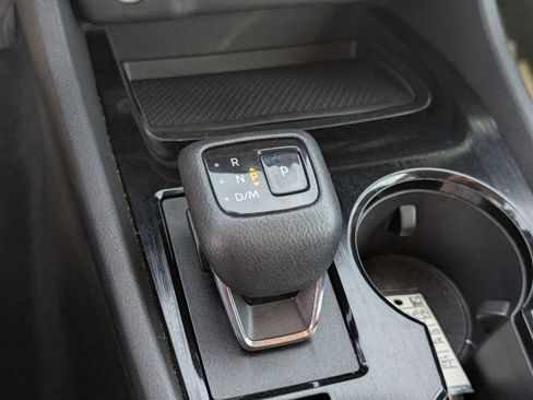 Used 2021 Nissan Rogue SV AWD/4WD image 14