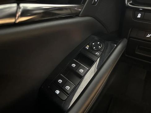 Used 2023 MAZDA MAZDA3 s image 27
