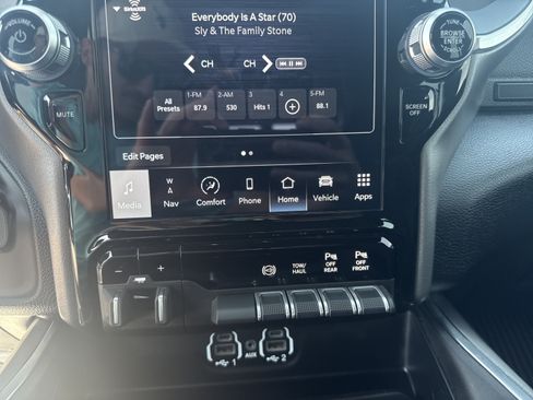 Used 2024 RAM 2500 Laramie w/ Night Edition AWD/4WD image 16