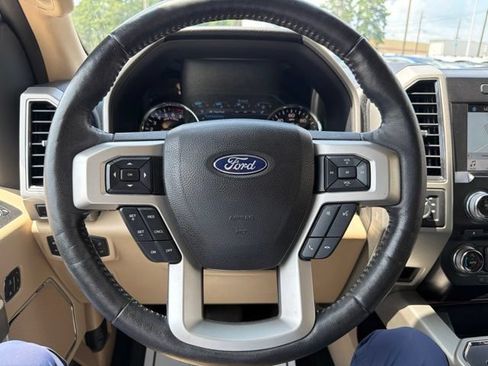 Used 2017 Ford F150 Lariat w/ Equipment Group 502A Luxury AWD/4WD image 19