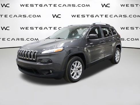 Used 2017 Jeep Cherokee Latitude w/ Comfort/Convenience Group image 40