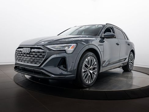 Used 2024 Audi Q8 e-tron Prestige w/ Prestige Package AWD/4WD image 7