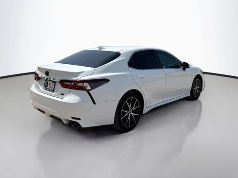 Used 2022 Toyota Camry SE FWD image 7