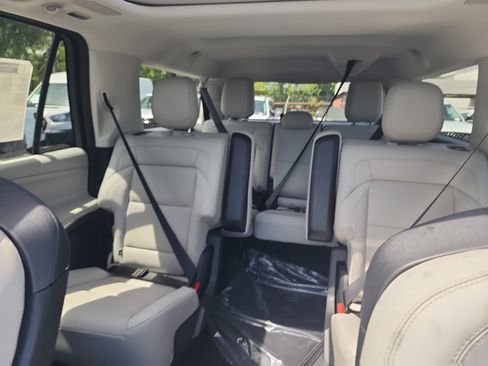 New 2026 Lincoln Navigator L Reserve AWD/4WD image 17