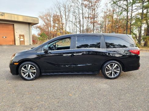 Used 2023 Honda Odyssey Touring image 2