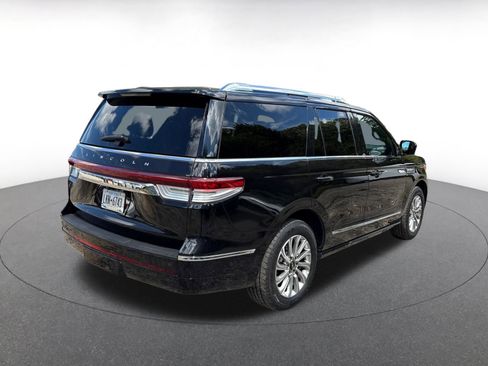 Used 2024 Lincoln Navigator Premiere image 9