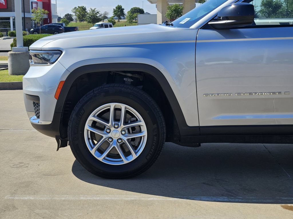 Used 2023 Jeep Grand Cherokee L Laredo AWD/4WD image 10