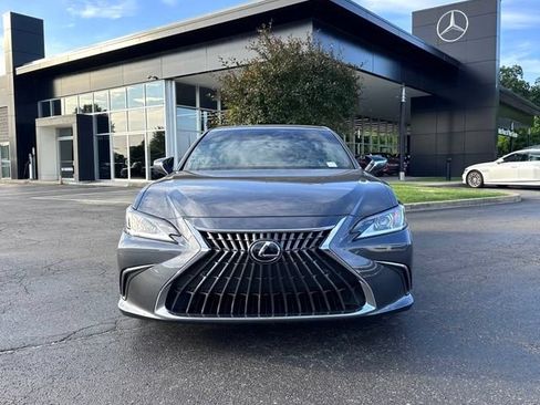 Used 2023 Lexus ES 250 w/ Premium Package AWD/4WD image 3
