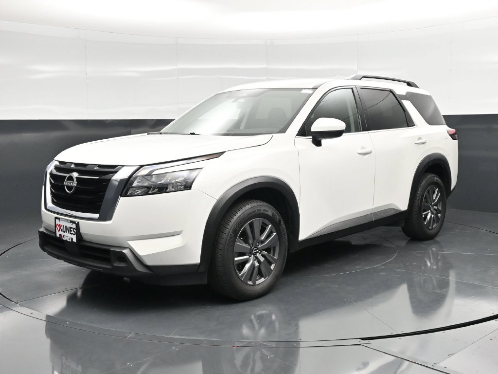 Used 2025 Nissan Pathfinder SV AWD/4WD image 5