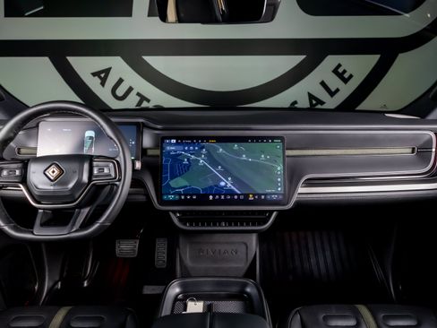 Used 2025 Rivian R1S Adventure Dual AWD/4WD image 3