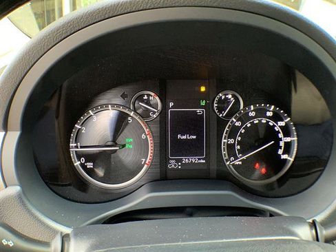 Used 2023 Lexus GX 460 Luxury w/ Sport Design Package AWD/4WD image 15