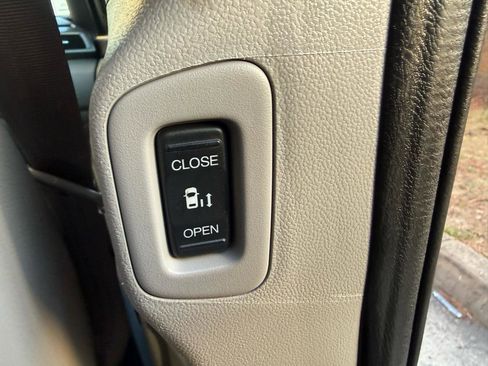 Used 2014 Honda Odyssey Touring image 33