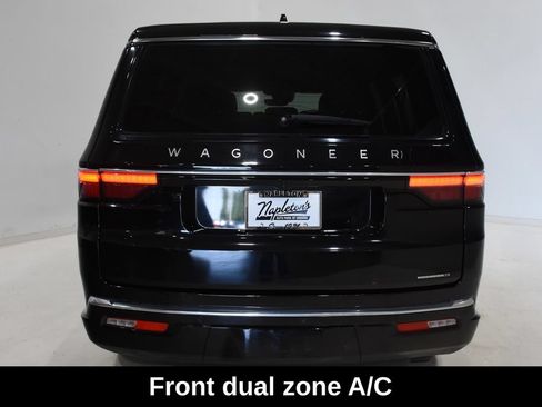 Used 2024 Jeep Wagoneer L Series II w/ Flexible Seating Group AWD/4WD image 5