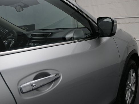 Used 2015 Nissan Rogue SV AWD/4WD image 13
