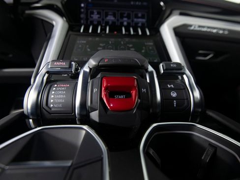 Used 2024 Lamborghini Urus S AWD/4WD image 25