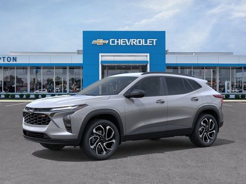 New 2026 Chevrolet Trax RS w/ Driver Confidence Package FWD image 2