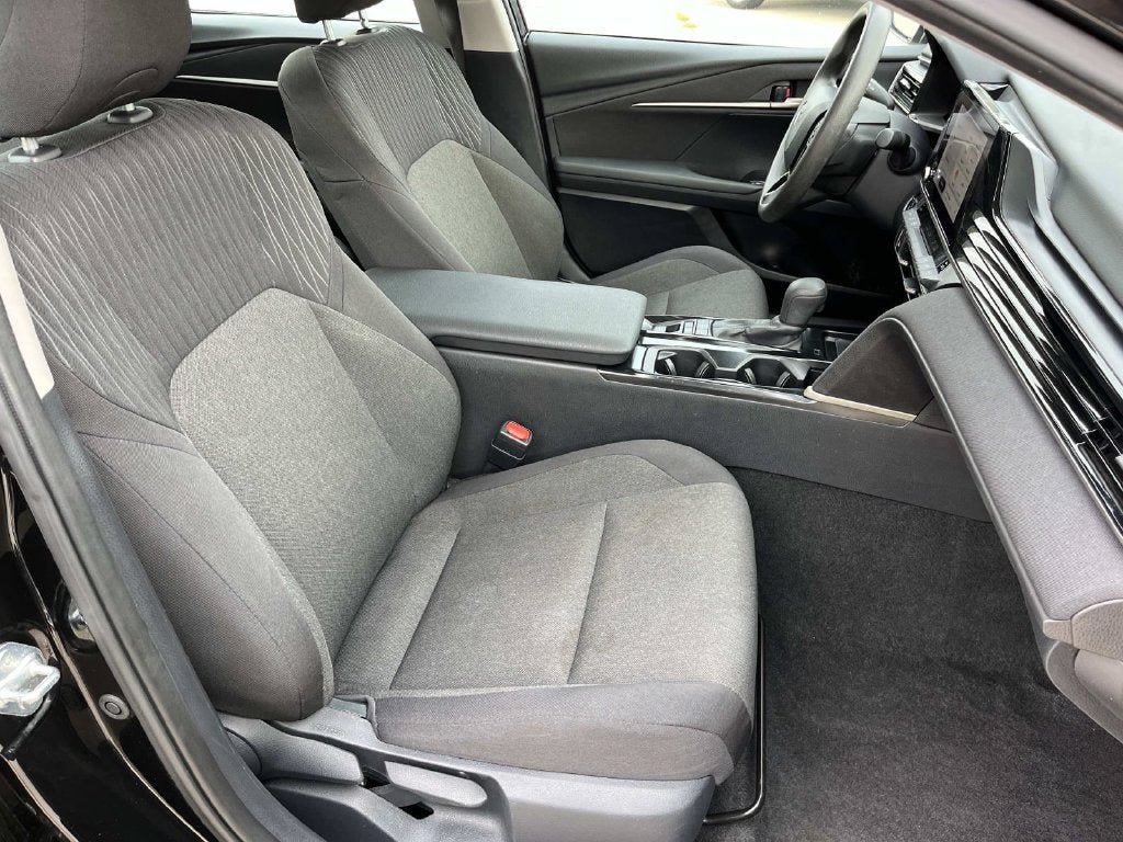Used 2025 Toyota Camry LE FWD image 23