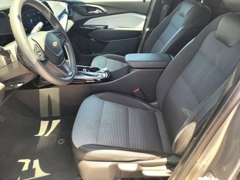 Used 2024 Chevrolet Trax LT FWD image 14