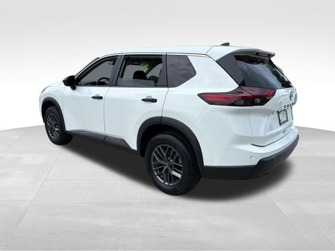 Certified 2024 Nissan Rogue S FWD image 5