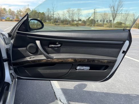 Used 2008 BMW 335i Convertible image 15