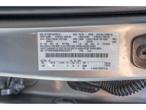 Used 2024 Ford F350 Platinum w/ Tremor Off-Road Package AWD/4WD image 31