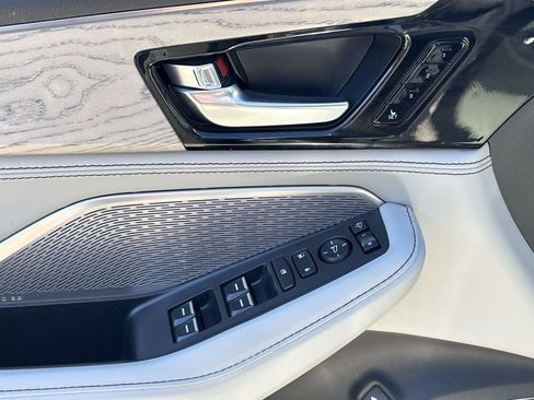 Used 2023 Acura MDX SH-AWD w/ Advance Package image 15