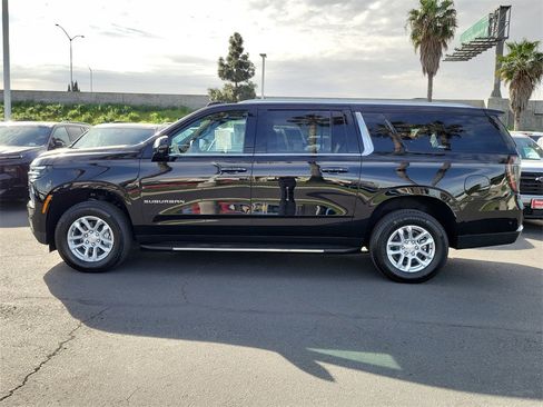 Used 2026 Chevrolet Suburban LT w/ Comfort Package image 30