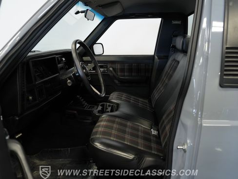 Used 1990 Jeep Comanche Pioneer image 3