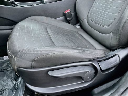 Used 2022 Hyundai Santa Cruz SE FWD image 18