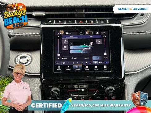 Used 2024 Jeep Grand Cherokee L Laredo AWD/4WD image 19