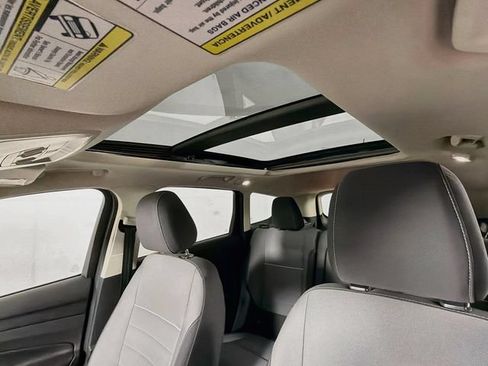 Used 2015 Ford Escape SE FWD image 27
