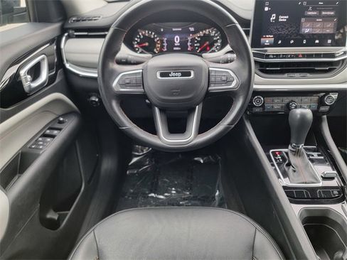 Certified 2022 Jeep Compass Limited image 31